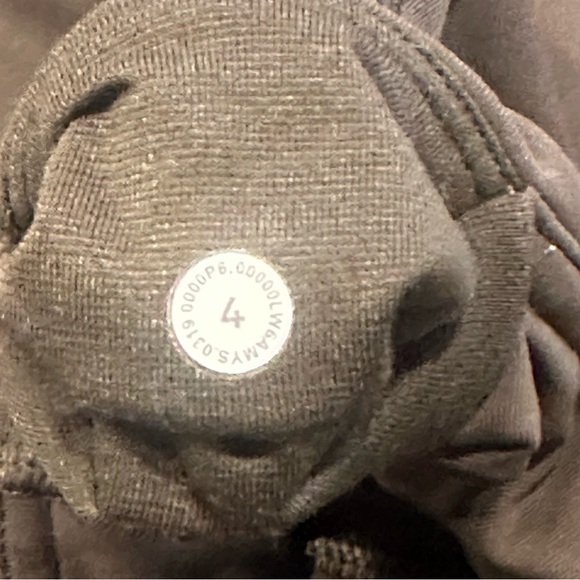 🍋Women’s Lululemon All The Right Places 23” Crop size 4🍋 - Picture 5 of 11